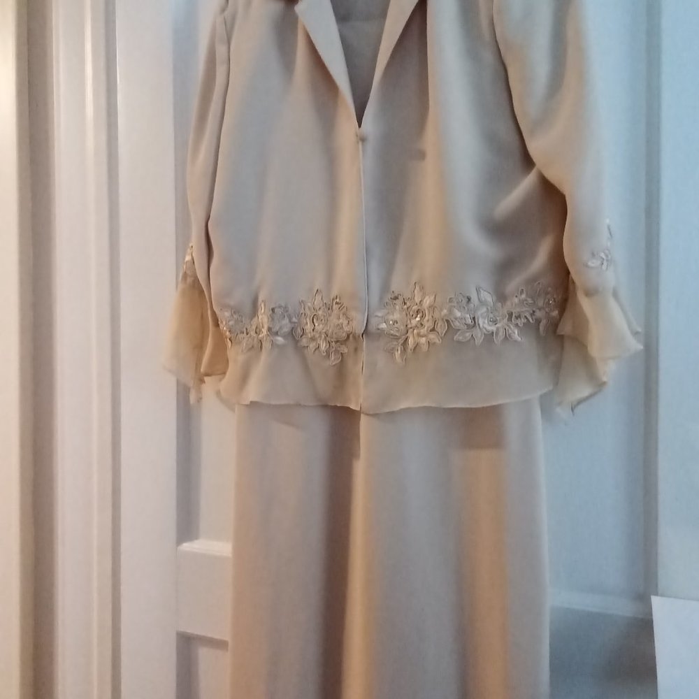 Plaza South brand, size 12, cream color.